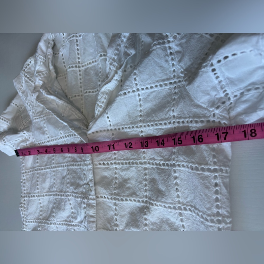 Little Lies White Eyelet Short Sleeve Button Down Shirt Size Xs - Picture 6 of 7